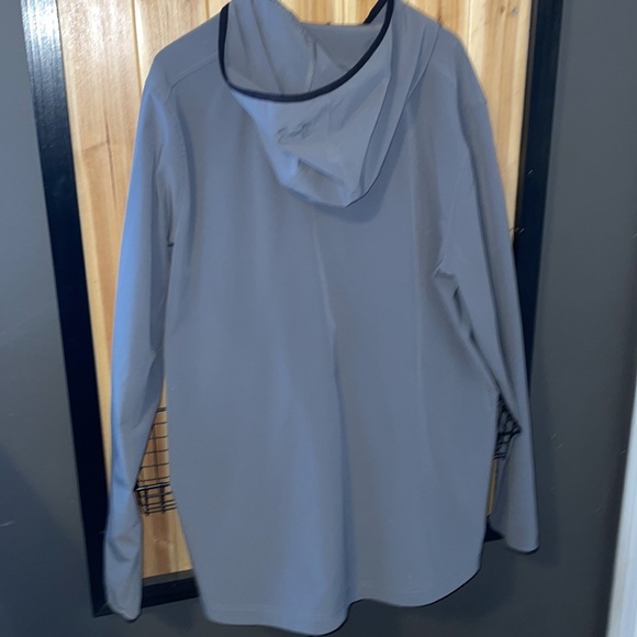 Under armpit fitted L gray jacket - Picture 4 of 4